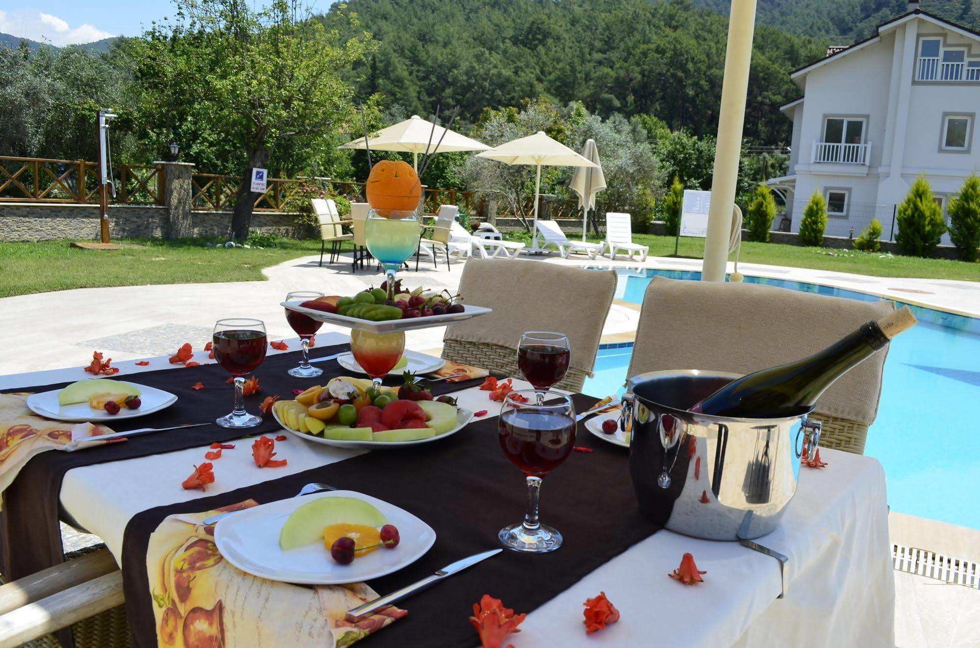 Mesken Inn Hotel Гьоджек Екстер'єр фото